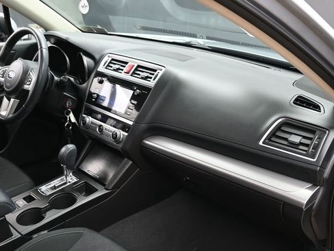 Used 2017 Subaru Legacy 2.5i Premium image 33