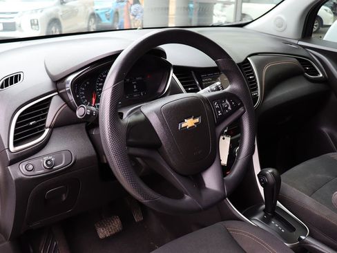 Used 2018 Chevrolet Trax LS w/ LPO, Cargo Package FWD image 39