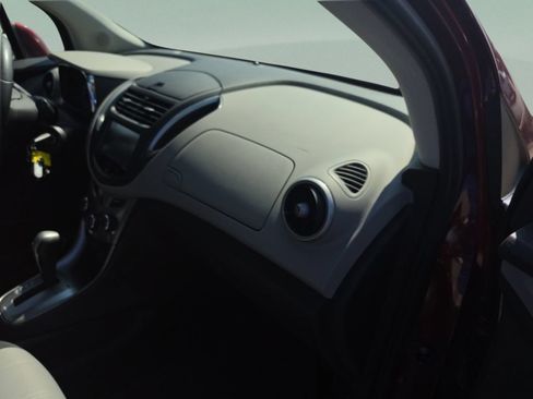 Used 2016 Chevrolet Trax LT FWD image 27