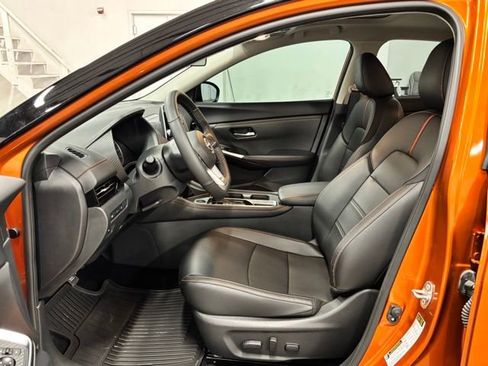 Used 2025 Nissan Sentra SR w/ SR Premium Package FWD image 16