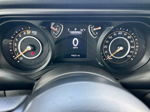 Used 2024 Jeep Gladiator Sport AWD/4WD image 9