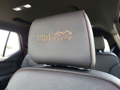 Used 2023 Chevrolet Traverse High Country image 14
