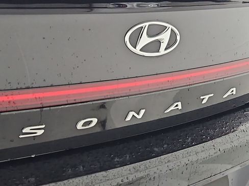 Used 2022 Hyundai Sonata Limited FWD image 12