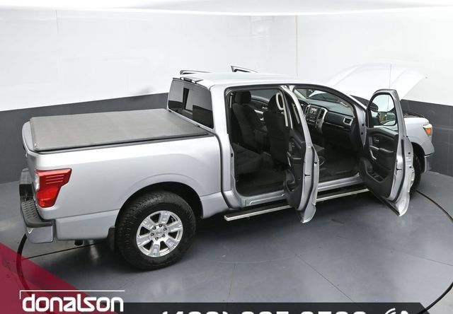 Used 2017 Nissan Titan SV AWD/4WD image 24