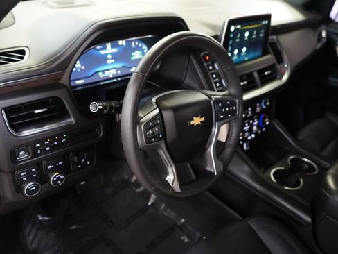 Used 2022 Chevrolet Tahoe LT w/ Luxury Package AWD/4WD image 16