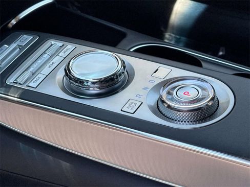 Used 2025 Genesis GV70 2.5T Select w/ Select Package image 16