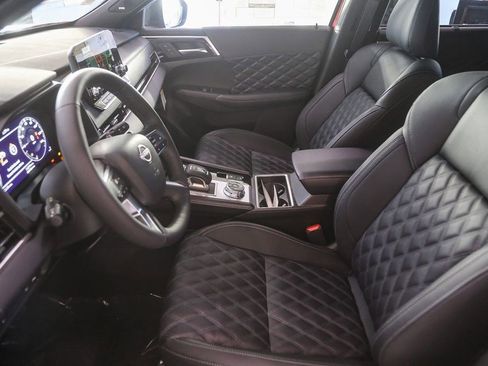 New 2026 Nissan Rogue Platinum AWD/4WD image 19