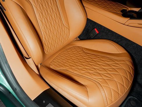 Used 2024 Aston Martin DB12 Coupe image 21