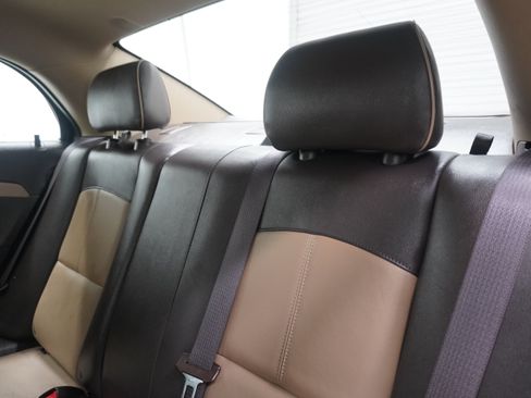 Used 2012 Chevrolet Malibu LTZ FWD image 12