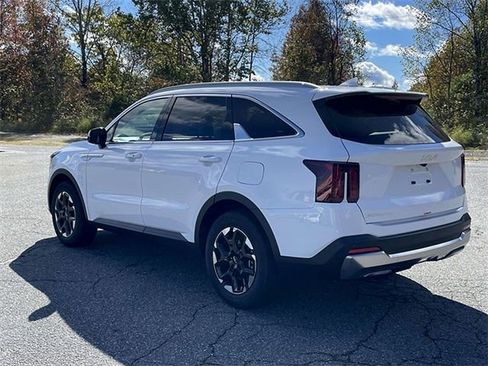 New 2026 Kia Sorento S w/ S Panoramic Sunroof Package image 5