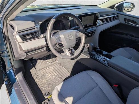 Used 2025 Toyota Camry LE image 9