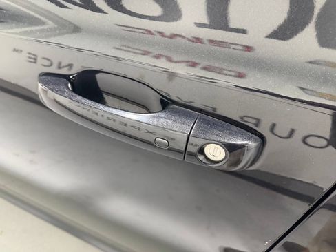 Used 2014 Chrysler 300 S RWD image 4