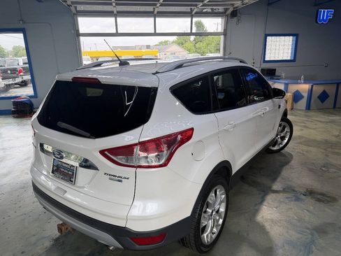 Used 2016 Ford Escape Titanium w/ Canadian Touring Package AWD/4WD image 2