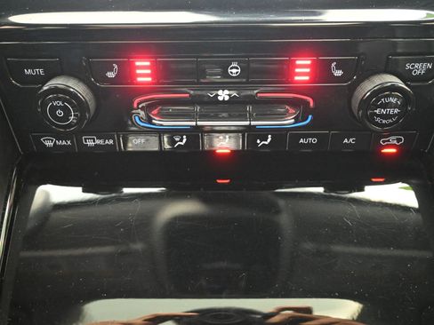 Used 2022 Jeep Grand Cherokee L Limited image 16