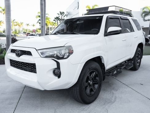Used 2018 Toyota 4Runner SR5 RWD image 5