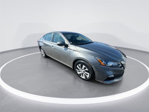 Used 2021 Nissan Altima 2.5 S image 2