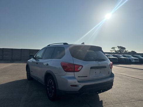 Used 2019 Nissan Pathfinder SV w/ Rock Creek Edition AWD/4WD image 12