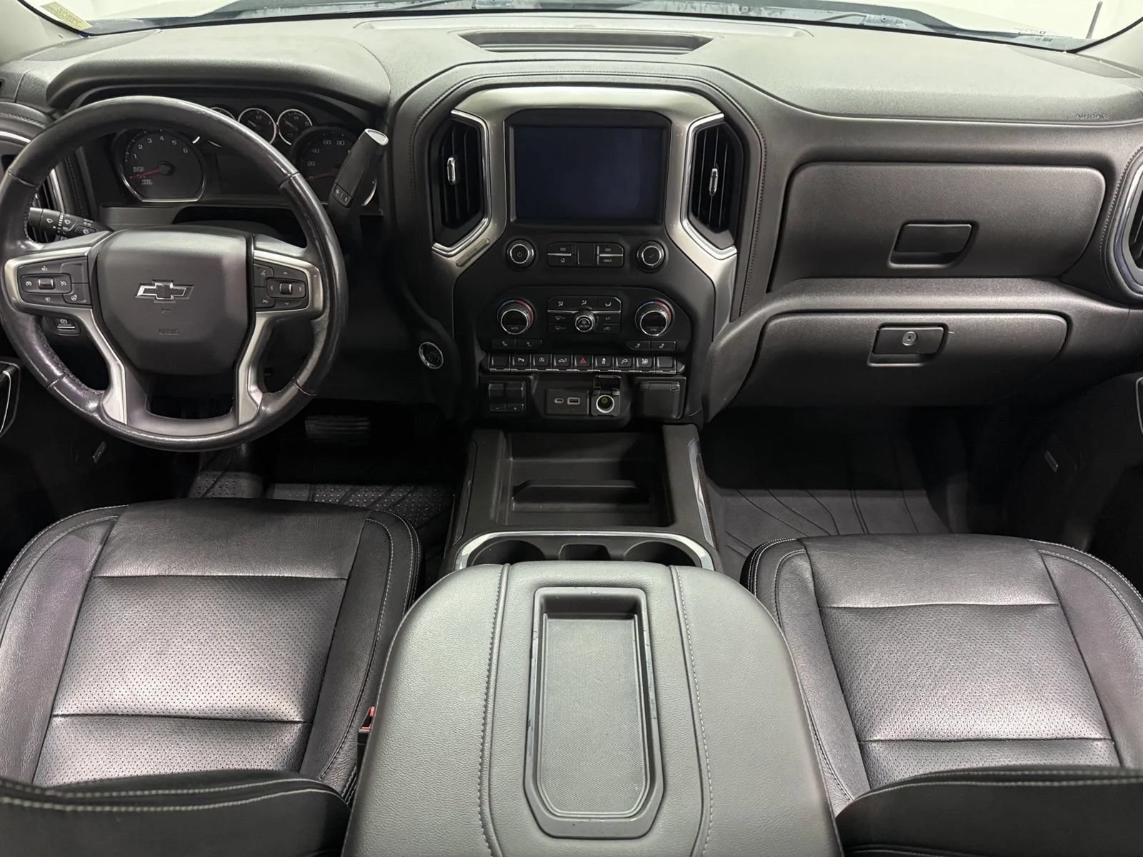 Used 2020 Chevrolet Silverado 1500 RST w/ Texas Edition RWD image 2