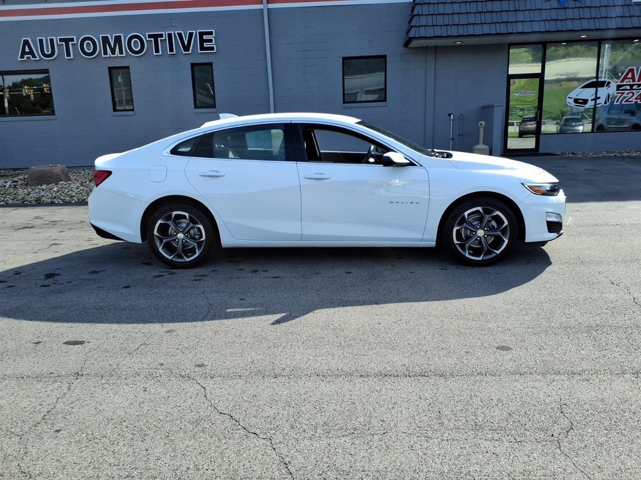 Used 2024 Chevrolet Malibu LT FWD image 1