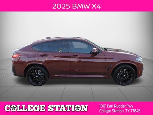 Used 2025 BMW X4 xDrive30i w/ Premium Package AWD/4WD image 2