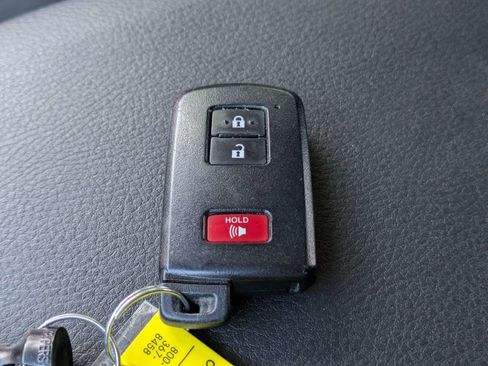 Used 2023 Toyota Tacoma SR5 AWD/4WD image 40