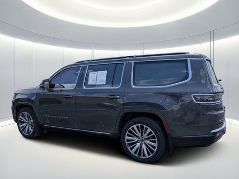 Used 2022 Jeep Grand Wagoneer Series III AWD/4WD image 5