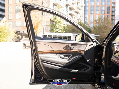 Used 2017 Mercedes-Benz S 550 Sedan image 44