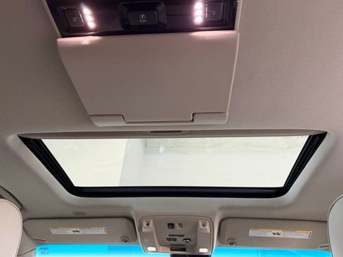 Used 2018 GMC Yukon Denali w/ Denali Ultimate Package image 24