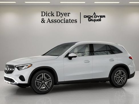 Used 2026 Mercedes-Benz GLC 300 image 32