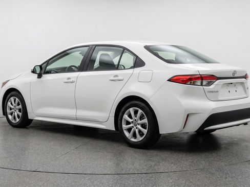 Used 2025 Toyota Corolla LE FWD image 6