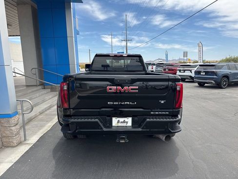 Used 2025 GMC Sierra 3500 Denali w/ Denali Reserve Package AWD/4WD image 6
