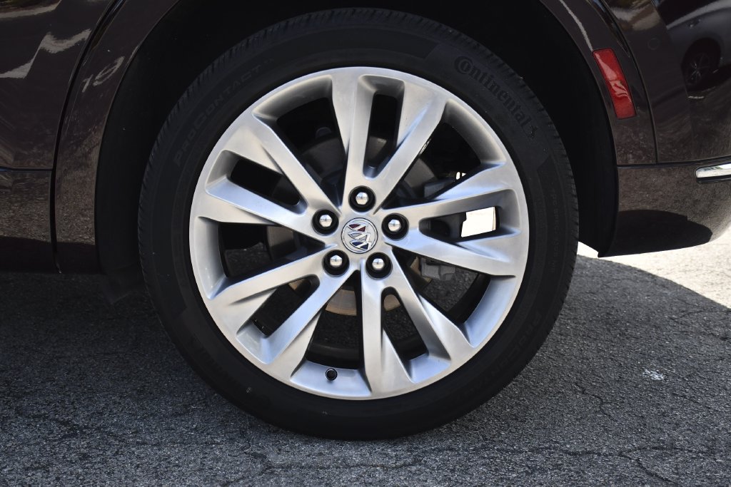 Used 2022 Buick Envision Avenir w/ Technology Package II FWD image 31
