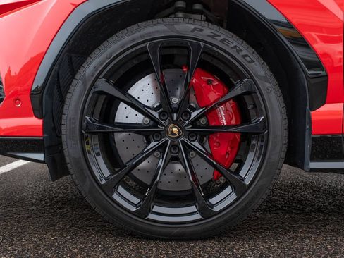 Used 2022 Lamborghini Urus AWD/4WD image 9