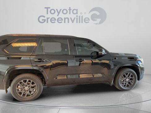 Certified 2024 Toyota Sequoia Platinum AWD/4WD image 7