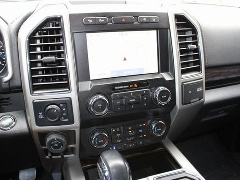 Used 2020 Ford F150 Lariat image 6