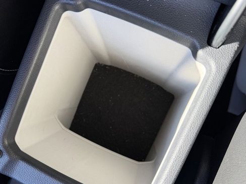 Used 2022 Volkswagen Taos SEL image 24