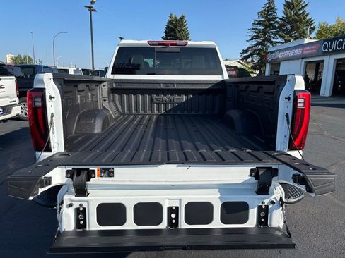 New 2026 GMC Sierra 3500 SLT w/ SLT Premium Package image 28