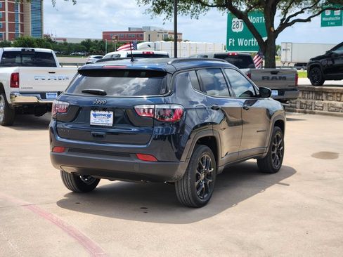 New 2026 Jeep Compass Latitude AWD/4WD image 4