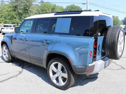 Used 2022 Land Rover Defender 110 SE AWD/4WD image 3
