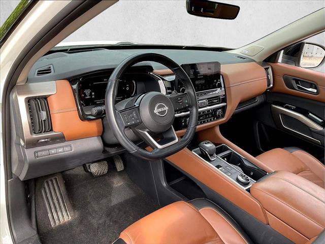 Used 2023 Nissan Pathfinder Platinum w/ Cargo Package AWD/4WD image 10