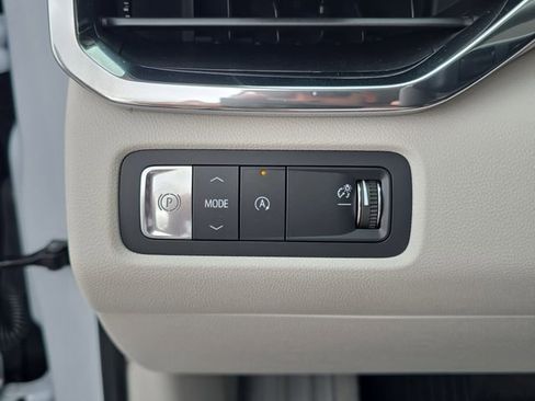 New 2026 GMC Acadia Denali w/ Super Cruise Package FWD image 25