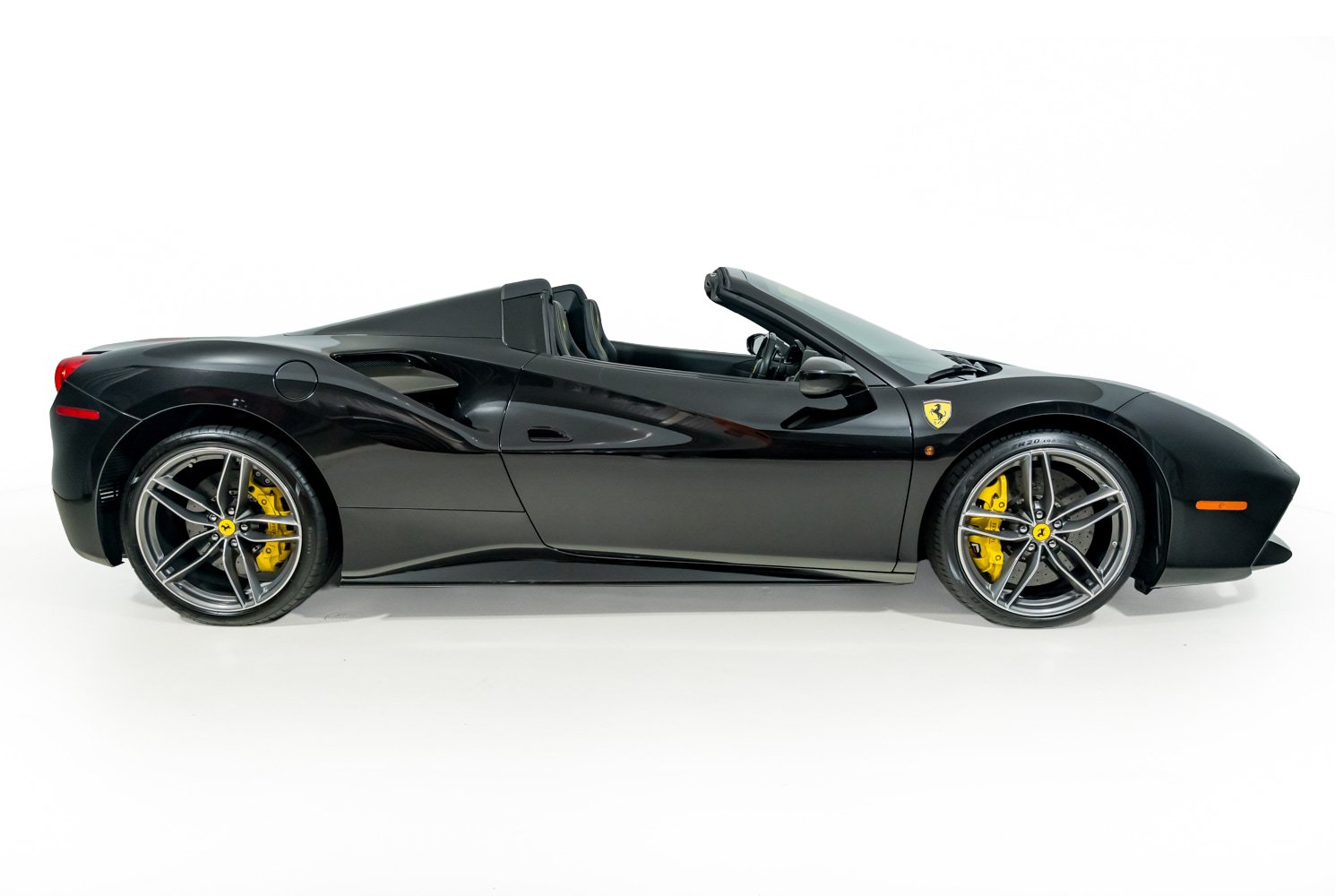 Certified 2017 Ferrari 488 Spider RWD image 20