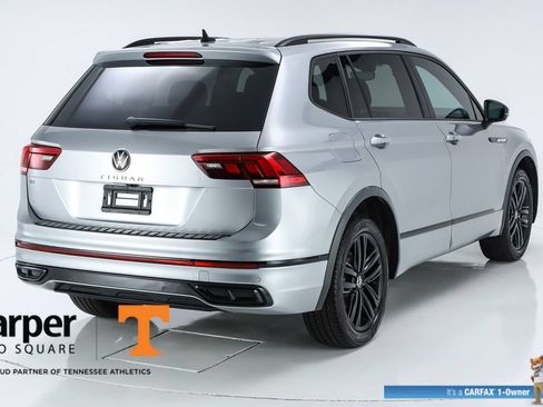 Used 2022 Volkswagen Tiguan SE R-Line FWD image 9