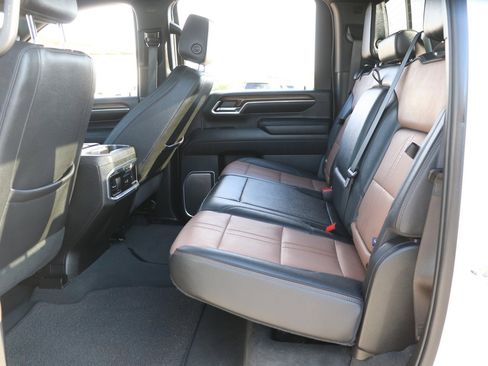 Used 2024 Chevrolet Silverado 2500 High Country w/ Technology Package AWD/4WD image 28