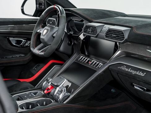 Used 2023 Lamborghini Urus Performante AWD/4WD image 38