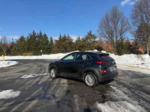 Used 2018 Hyundai Kona SEL image 3