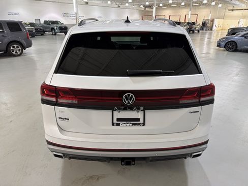 Certified 2026 Volkswagen Atlas Peak Edition AWD/4WD image 8
