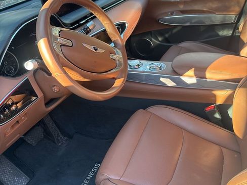 Used 2022 Genesis GV70 2.5T Advanced w/ Advanced Package image 3