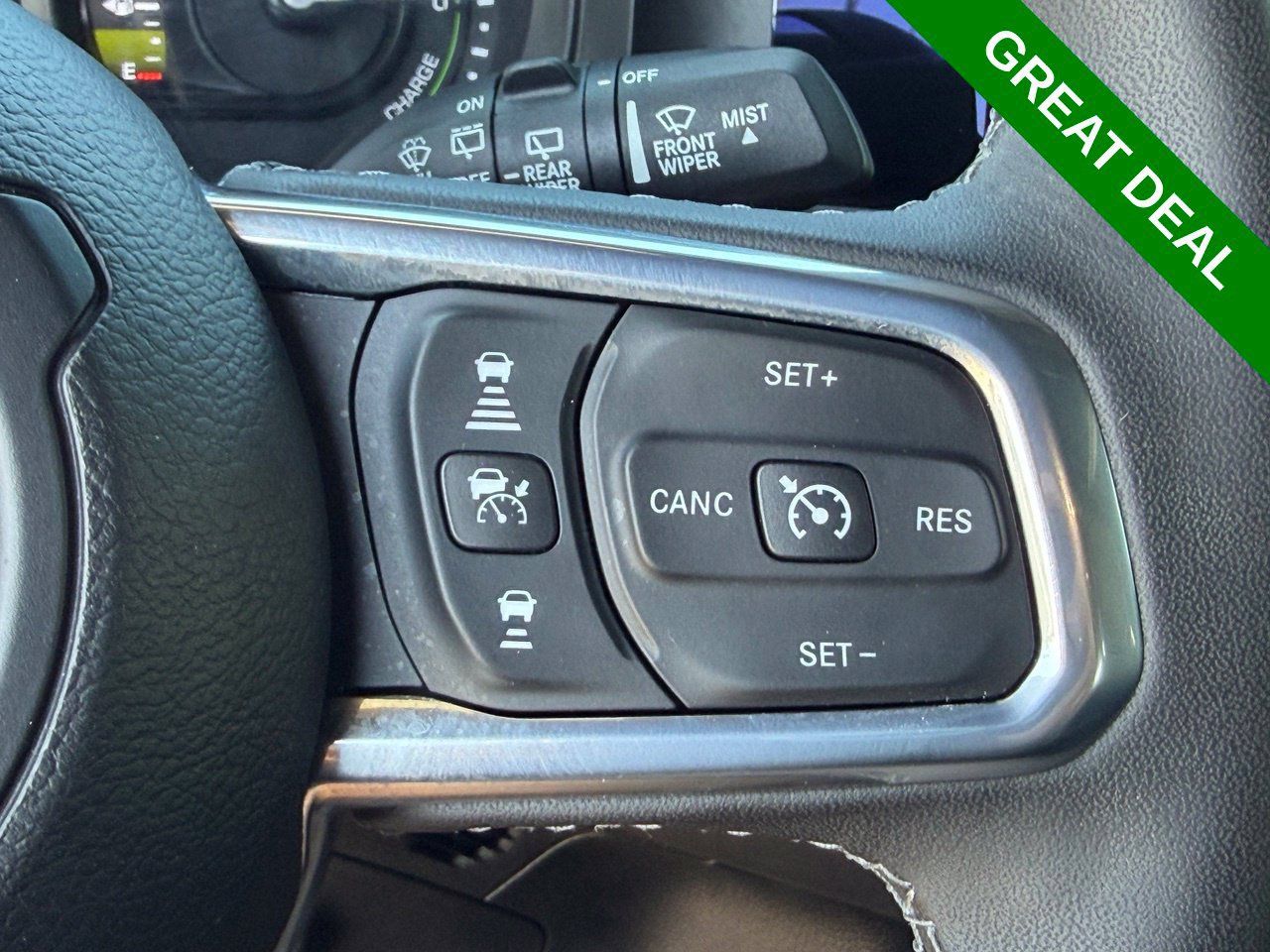Used 2025 Jeep Wrangler Unlimited Sahara w/ Safety Group AWD/4WD image 20