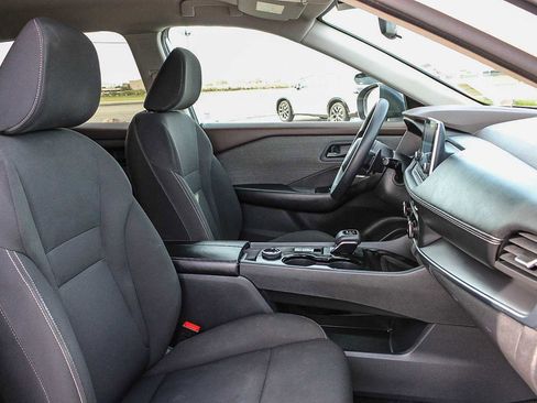 Used 2023 Nissan Rogue S image 15